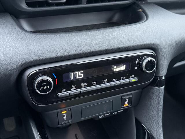 Toyota YARIS 1.5 Hybrid 115 First Edition Limited Stoel Stuur verwarming Parkeersensoren