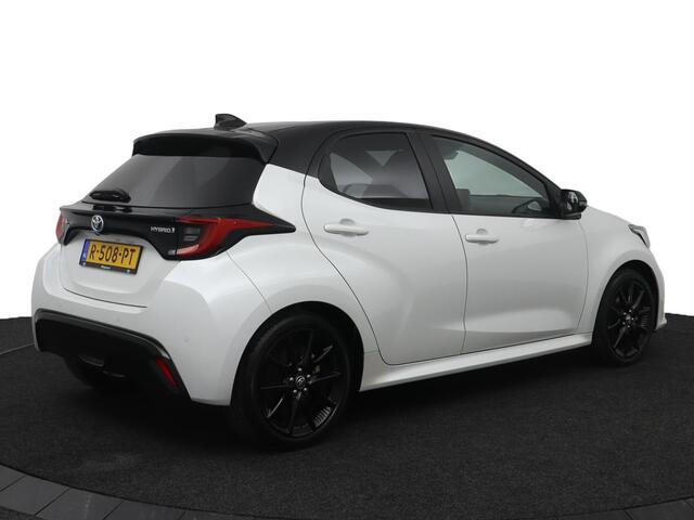 Toyota YARIS 1.5 Hybrid Executive | Navigatie | Stoelverwarming | Bi-tone | Leder-stof bekleding |