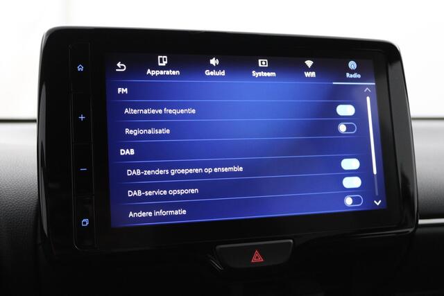 Toyota YARIS 1.5 Hybrid Executive | Navigatie | Stoelverwarming | Bi-tone | Leder-stof bekleding |