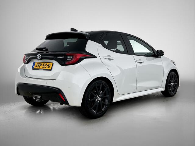 Toyota YARIS 1.5 Hybrid Executive | Stoel-/Stuurverwarming | Parkeersensoren V+A | Navi | Lichtmetalen Velgen |