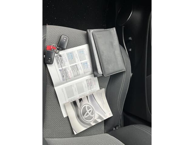 Toyota YARIS 1.5 Hybrid Trend | Trekhaak | Navigatie | Lichtmetalen Velgen | Handsfree Sleutel |