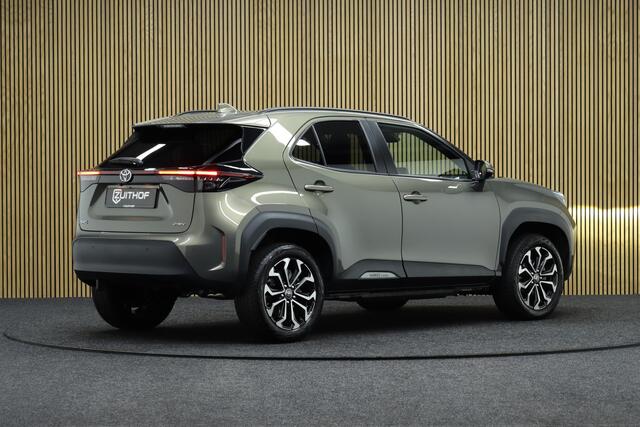 Toyota YARIS Cross 1.5 Hybrid 115 First Edition | Nieuw uit voorraad Leverbaar! | Parkeerhulp | Adaptive-cruise | Navigatie | Stoelverwarming | Apple Carplay & Android Auto | Camera | Clima | Keyless | LM Velgen