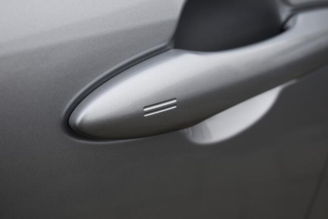 Toyota YARIS Cross 1.5 Hybrid 130 GR Sport Limited Automaat 130pk | Voorstoelen verwarmd | BSM | Achteruitrijcamera | Apple Carplay/Android Auto |