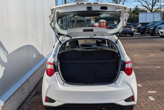 Toyota YARIS 1.5 VVT-i Design Red Achteruitrijcamera, Bluetooth