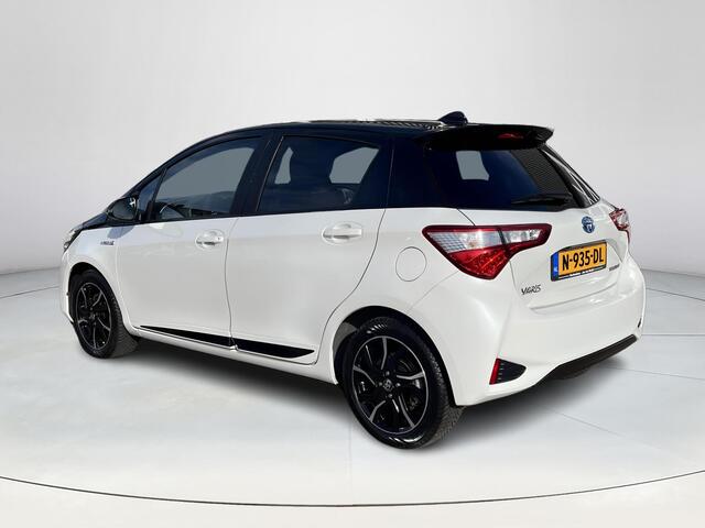 Toyota YARIS 1.5 Hybrid Bi-Tone | Keyless entry | Bluetooth | 16 inch LM-velgen | Regensensor | Parkeercamera |