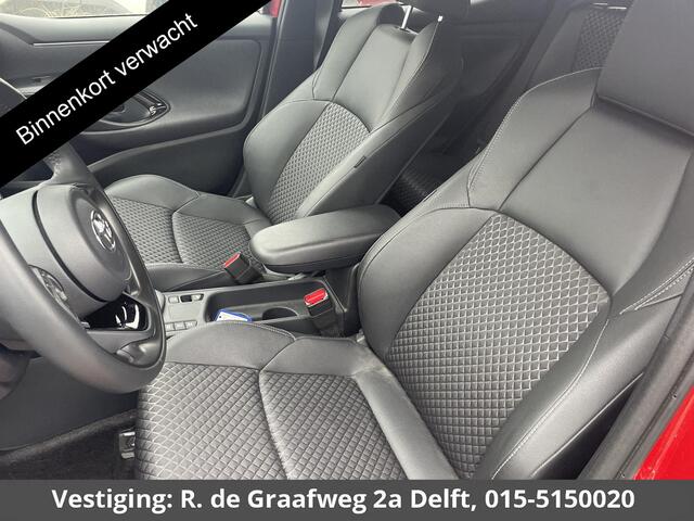 Toyota YARIS 1.5 Hybrid Executive | Stoelverwarming | Navigatie | Dodehoek detectie | Parkeersenoren