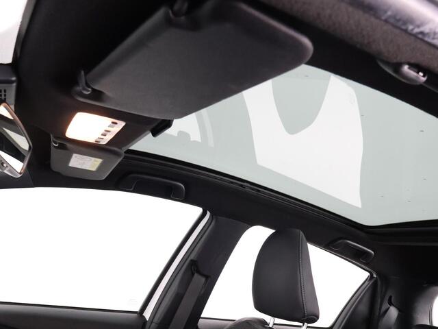 Toyota YARIS 1.5 Hybrid Executive | Panoramadak | Leder | Lichtmetalen velgen | Navigatie