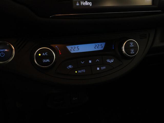 Toyota YARIS 1.5 Hybrid Executive | Panoramadak | Leder | Lichtmetalen velgen | Navigatie