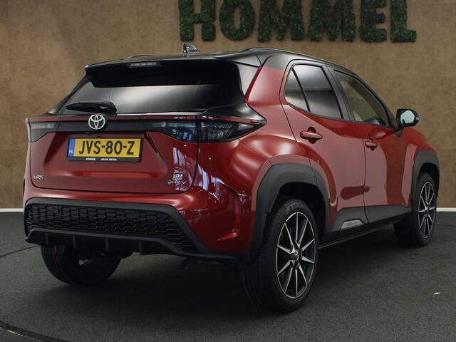 Toyota YARIS Cross 1.5 Hybrid 130 GR SPORT - PARKEERSENSOREN VOOR EN ACHTER - 130 PK - DODEHOEK DETECTIE - 360 GRADEN CAMERA - HEAD-UP DISPLAY - ELEKTRISCHE ACHTERKLEP - VOORRUIT VERWARMING - STUUR EN STOEL VERWARMING