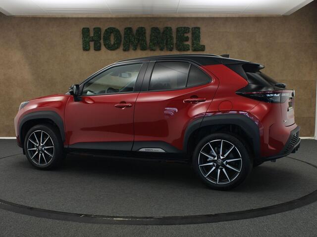 Toyota YARIS Cross 1.5 Hybrid 130 GR SPORT - PARKEERSENSOREN VOOR EN ACHTER - 130 PK - DODEHOEK DETECTIE - 360 GRADEN CAMERA - HEAD-UP DISPLAY - ELEKTRISCHE ACHTERKLEP - VOORRUIT VERWARMING - STUUR EN STOEL VERWARMING