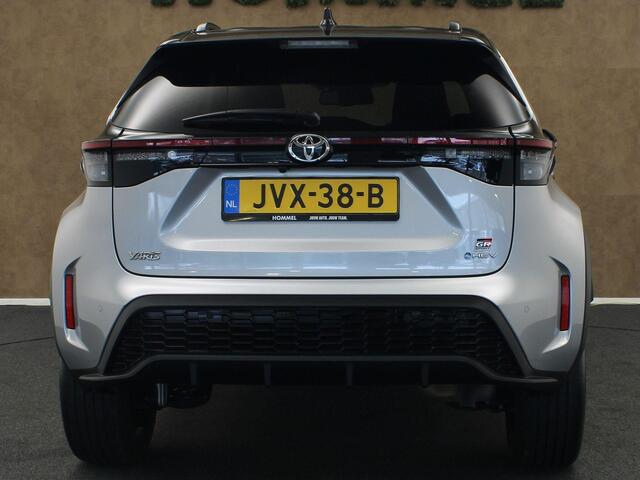 Toyota YARIS Cross 1.5 Hybrid 130 GR SPORT - ADAPTIEVE CRUISE CONTROL - STOELVERWARMING VOORSTOELEN - STUURWIELVERWARMING - DODEHOEKDETECTIE - KEYLESS ENTRY/START - APPLE CARPLAY/ANDROID AUTO - CAMERA - EXTRA GETINT GLAS - PARKEERSENSOREN VOOR + ACHTER - STOOTLIJSTEN