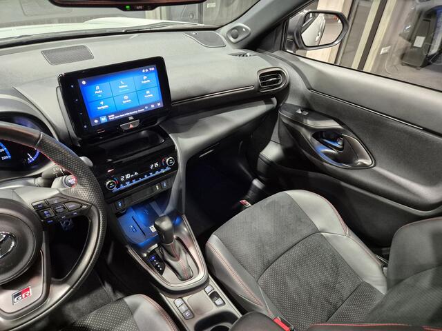 Toyota YARIS Cross 1.5 Hybrid GR Sport Panorama | JBL | HUD | Camera | LED | Etc.