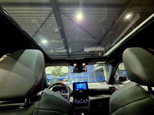 Toyota YARIS Cross 1.5 Hybrid GR Sport Panorama | JBL | HUD | Camera | LED | Etc.