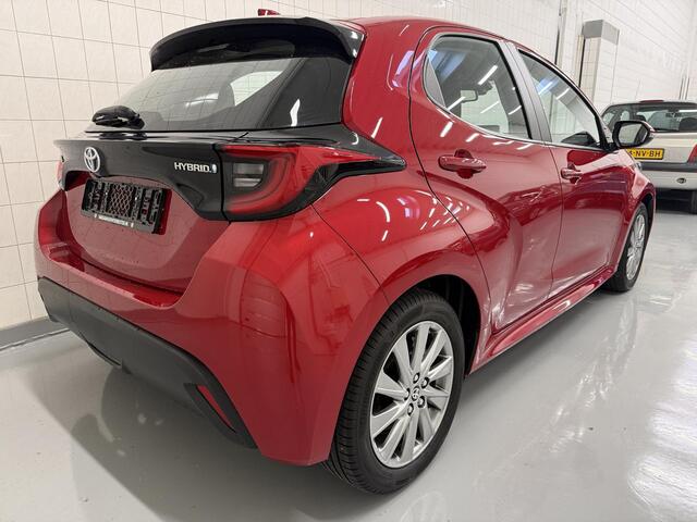 Toyota YARIS 1.5 Hybrid Head-up / Stuur & Stoelverwarming / Carplay / Camera