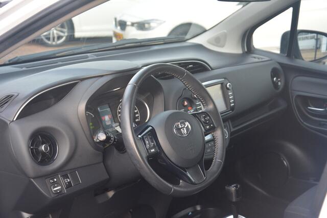 Toyota YARIS 1.5 Hybrid Aspiration | Navigatie | Camera | Automaat | Cruise | Clima | NL auto!! | Onderhoudshistorie aanwezig laatste beurt bij 105000 km