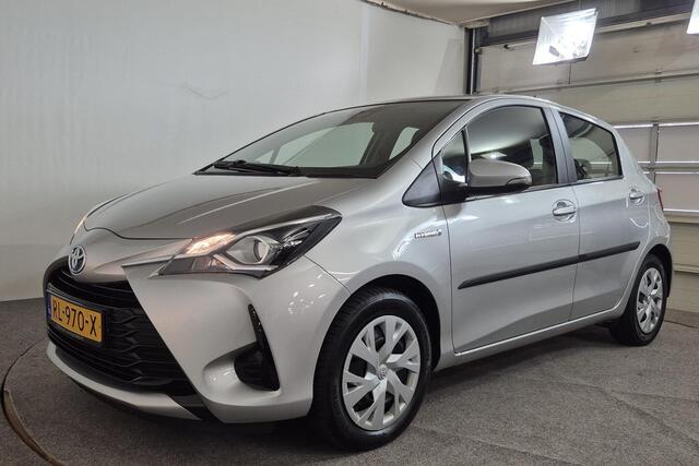 Toyota YARIS 1.5 Hybrid Aspiration Parkeercamera-L.M. velgen-Cruise control-Metallic lak