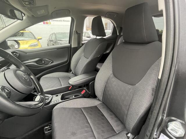 Toyota YARIS 1.5 Hybrid 115 First Edition