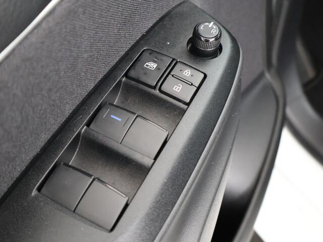 Toyota YARIS 1.5 Hybrid Dynamic | NL auto | Dealeronderhouden | LM velgen |