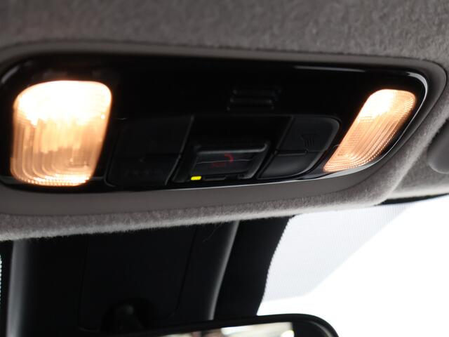 Toyota YARIS 1.5 Hybrid Dynamic | NL auto | Dealeronderhouden | LM velgen |