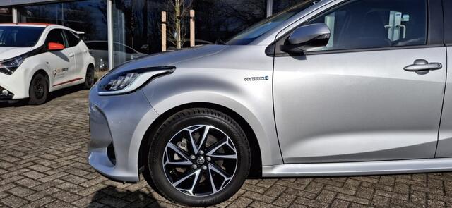 Toyota YARIS 1.5 Hybride Dynamic NLauto | All-in