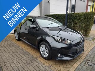 toyota-yaris-1.5-hybrid-mazda-2-cam