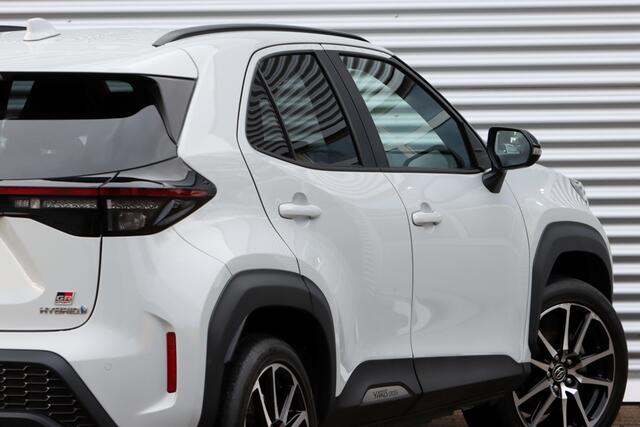 Toyota YARIS Cross 1.5 Hybrid GR Sport Ceramic Gray Metallic