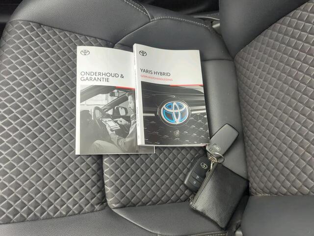 Toyota YARIS 1.5 93pk Hybrid Executive Automaat Panoramadak Camera Navigatie