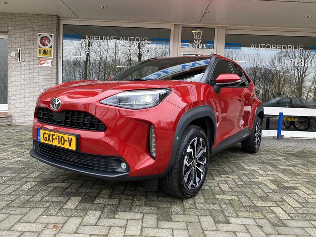 Toyota YARIS Cross 1.5 Hybrid 115 First Edition Nieuwprijs ¤ 35.750 Trekhaak/Navi Full map/A.uitrij camera/Autom. airco/Keyless entry+start/Apple carplay/Donkere hemel/Leder. multifunct. stuur/Stoelverwarm./Add. cruisecontr./Parkeersens./Led dagrijverl.