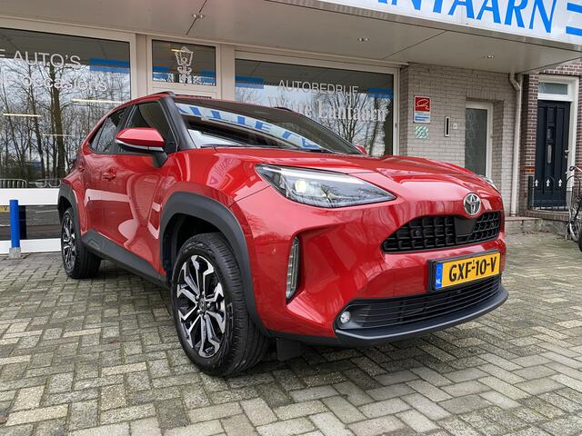 Toyota YARIS Cross 1.5 Hybrid 115 First Edition Nieuwprijs ¤ 35.750 Trekhaak/Navi Full map/A.uitrij camera/Autom. airco/Keyless entry+start/Apple carplay/Donkere hemel/Leder. multifunct. stuur/Stoelverwarm./Add. cruisecontr./Parkeersens./Led dagrijverl.