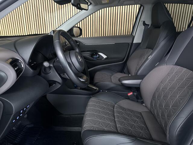 Toyota YARIS Cross 1.5 Hybrid Executive Panoramadak | Camera | HUD