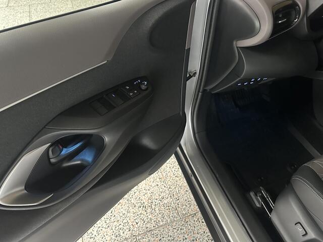 Toyota YARIS Cross 1.5 Hybrid Executive Panoramadak | Camera | HUD