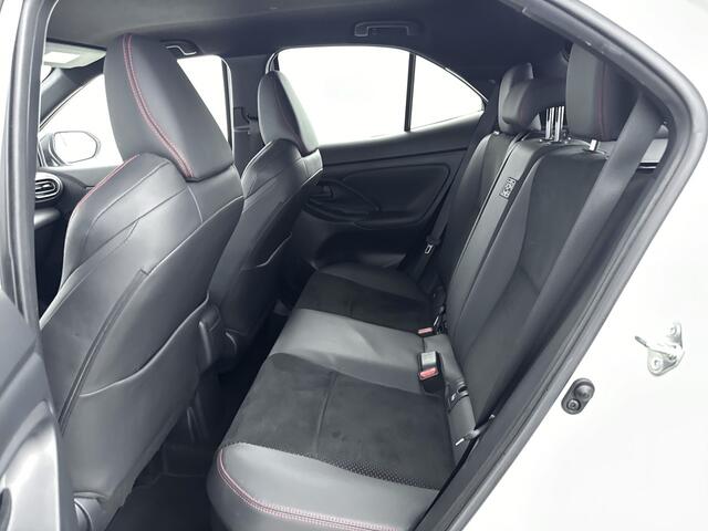 Toyota YARIS Cross 1.5 Hybrid 130 GR Sport Limited | Head Up Display | Stoelverwarming | Parkeersensoren V+A