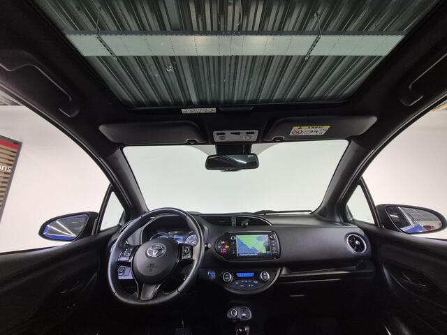 Toyota YARIS 1.5 Hybrid Executive | Dealeronderhouden | Panorama dak | Keyless | Clima | All-season |
