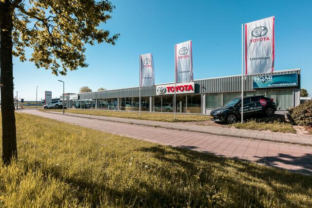 Toyota YARIS 1.5 Hybrid 130 Executive | Dodehoek Sensoren | Stoel- en stuurwielverwarming |