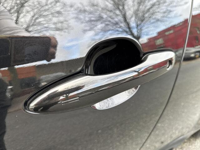 Toyota YARIS 1.5 Hybrid Style | 06-10141018 Voor meer informatie