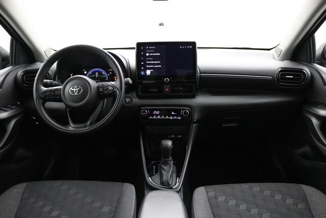 Toyota YARIS 1.5 Hybrid 115 First Edition | Climate control | Parkeercamera | Privacy glass |
