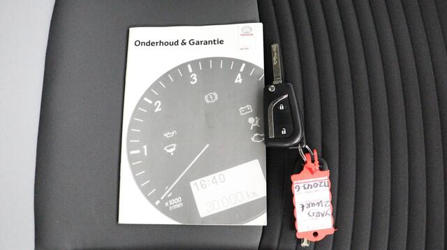 Toyota YARIS 1.0 VVT-i Comfort | Cruise Control | Airco | All Seasonbanden |