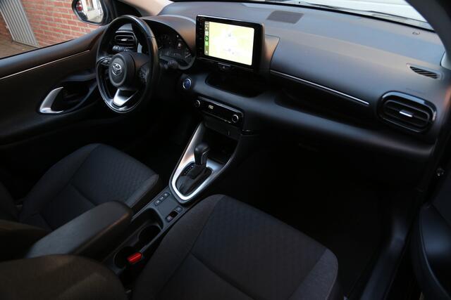 Toyota YARIS 1.5 Hybrid Dynamic Navi LED Camera ACC