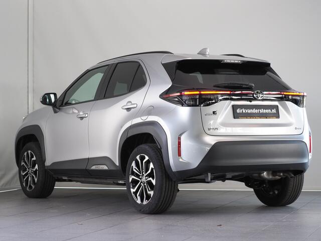 Toyota YARIS Cross 1.5 Hybrid 130 Executive/ Teamplayer | Dodehoekdetectie | Parkeersensoren Voor en Achter | Stuurwiel- En Stoelverwarming | Botsherkenning | Grootlichtassistent