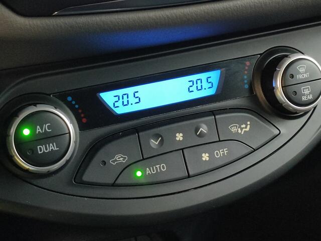 Toyota YARIS 1.5 Hybrid Active AUTOMAAT Rijklaar + 12 maanden Bovag-garantie Henk Jongen Auto's in Helmond, al 50 jaar service zoals 't hoort!