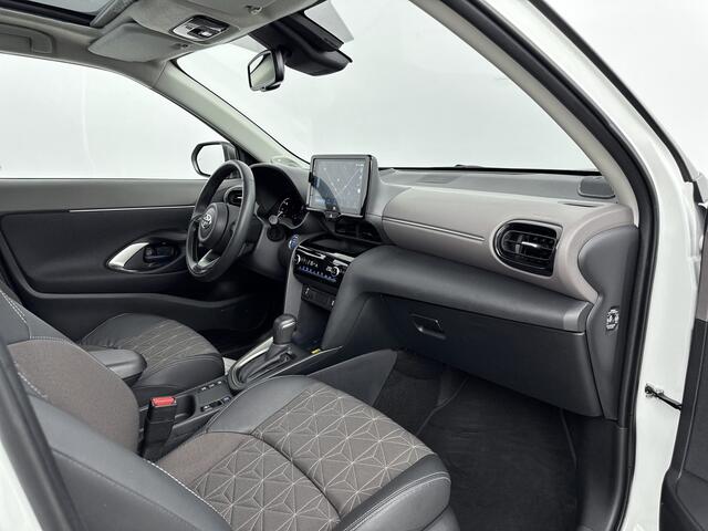 Toyota YARIS Cross 1.5 Hybrid Executive | Beurt Incl | Bi-Tone | Lichtmetalen Velgen 18'' | Panoramadak | Parkeersensoren | Navigatie |