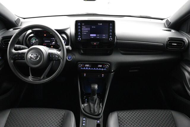 Toyota YARIS 1.5 Hybrid Executive Sport | Apple Carplay/Android Auto | Stoelverwarming | two-tone |