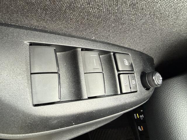 Toyota YARIS 1.5 Hybrid 115 First Edition | Stuur en Stoelverwarming