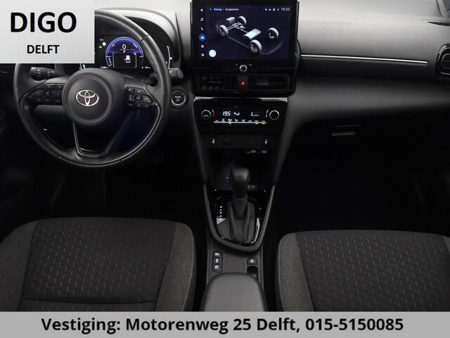 Toyota YARIS Cross 1.5 HYBRID DYNAMIC LUXERY BIJNA 2025 GARANT 12-'34 PDC V+A. BLIND SPOT. STUUR/STOELVERWARMING APPLE CARPLAY/ANDROID.