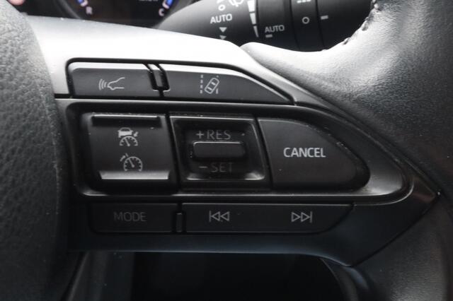 Toyota YARIS 1.5 Hybrid Dynamic Blindspot | Carplay