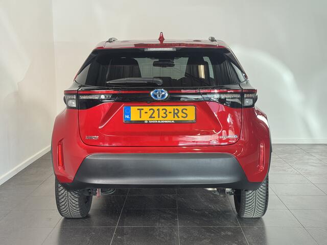 Toyota YARIS Cross 1.5 Hybrid Dynamic | LED | Apple/Android | Camera | All Seasons | Lage kilometerstand |