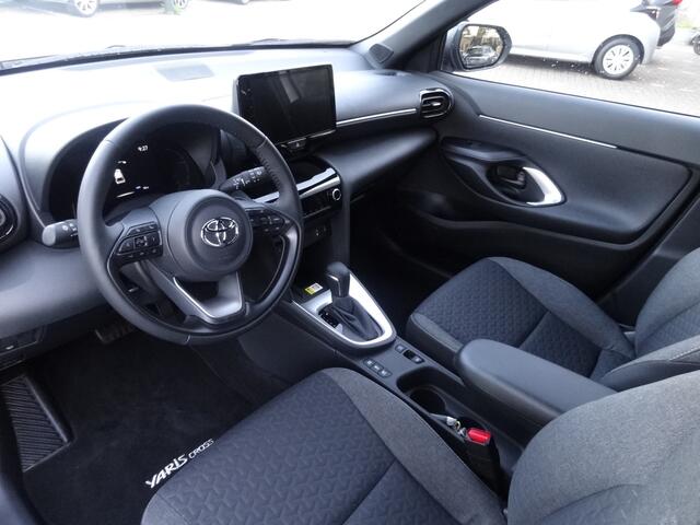 Toyota YARIS Cross 1.5 Hybrid 130pk Dynamic + Comfort Pack dodehoekdetectie / stoelverwarming / stuurwielverwarming / parkeersensoren voor + achter / Navigatie / Apple Carplay / Android Auto / parkeercamera / 10 jaar Toyota garantie / rijklaarprijs incl. Toyota Pechhu