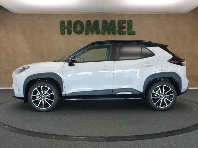 Toyota YARIS Cross 1.5 Hybrid 130 GR SPORT - DIRECT UIT VOORRAAD LEVERBAAR! - ELEKTRISCHE ACHTERKLEP - CAMERA - PARKEERSENSOREN VOOR/ ACHTER - HEAD UP DISPLAY - DODEHOEK DETECTIE - VOORSTOELEN VERWARMD - STUUR VERWARMD - VOORRUIT VERWARMD - KEYLESS ENTRY/ START - SPO