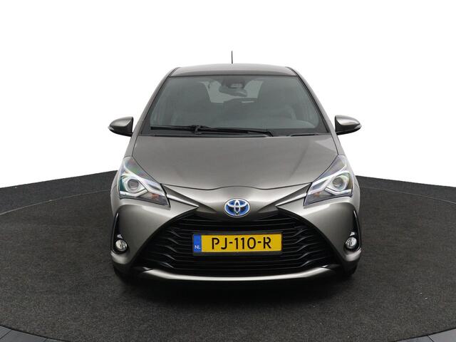 Toyota YARIS 1.5 Hybrid Executive | Panorama dak | Trekhaak | Leer alcantara | Privacy Glas | Cruise Control |