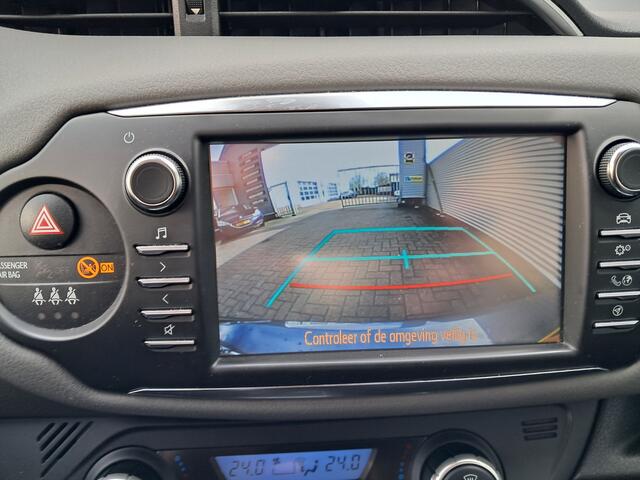 Toyota YARIS 1.5!! VVT-i Active | Clima! | Camera | Ndl auto | 1e Eigenaar | 1.5 motor!! | Navigatie | Cruise control | RIJKLAARPRIJS INCL 12 MAANDEN GARANTIE EN BEURT